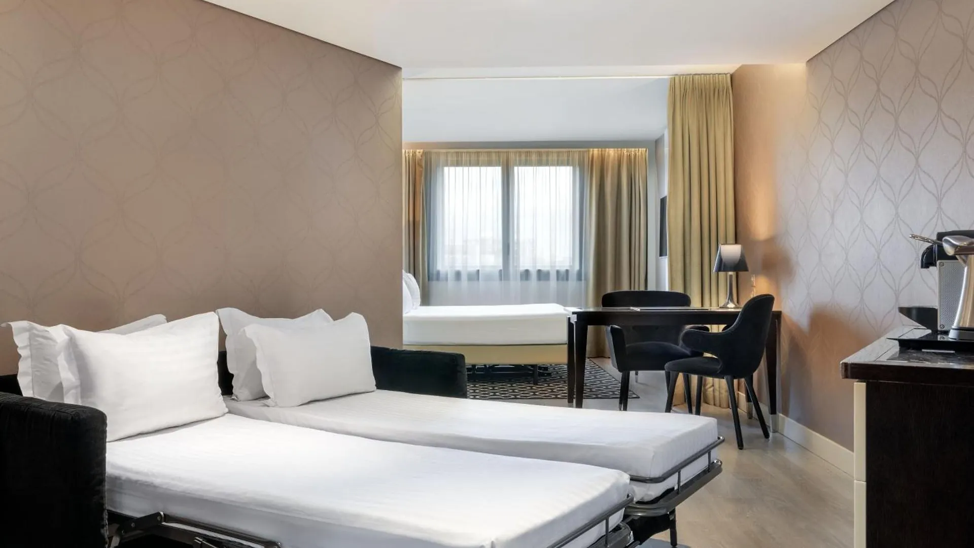 Ac Hotel Paris Porte Maillot By Marriott