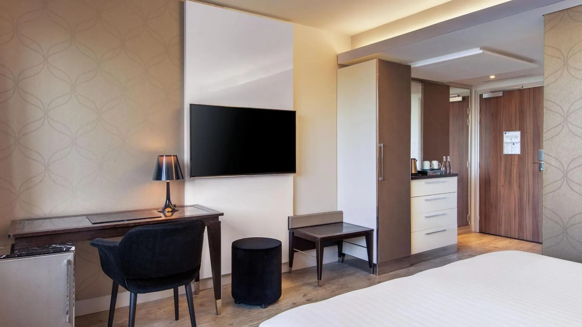 Ac Hotel Paris Porte Maillot By Marriott