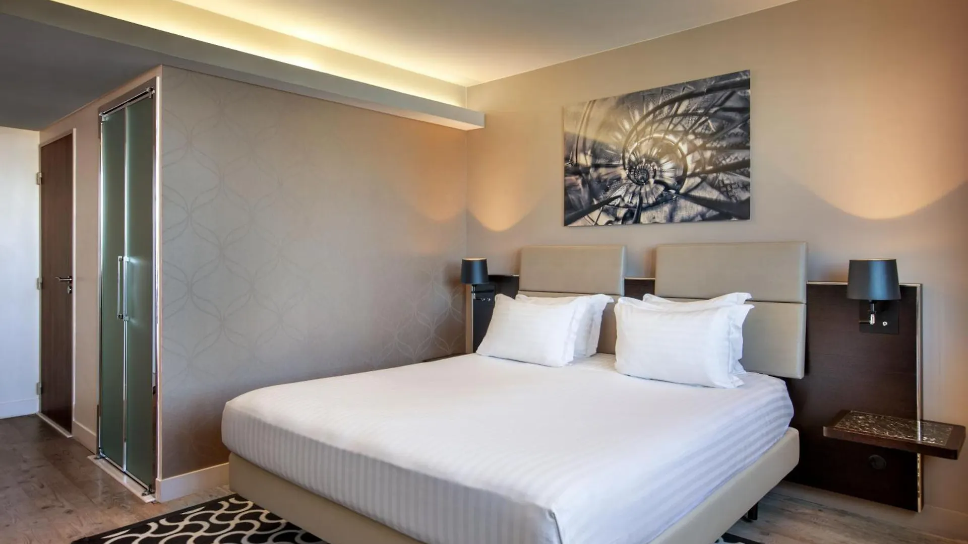 Ac Hotel Paris Porte Maillot By Marriott