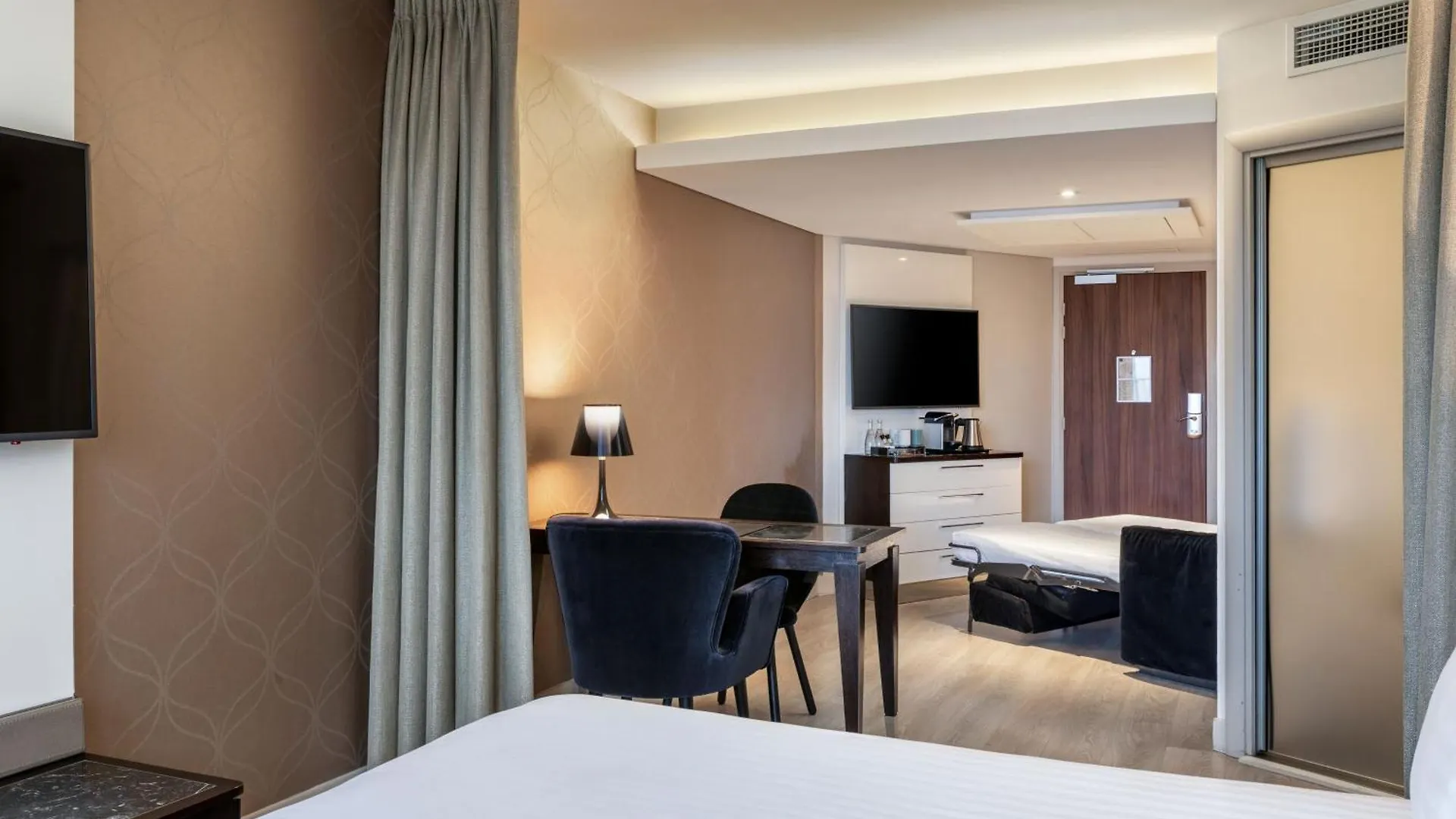 Ac Hotel Paris Porte Maillot By Marriott France