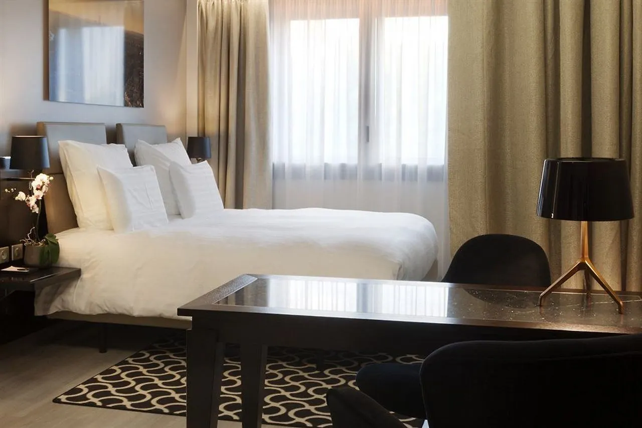 Ac Hotel Paris Porte Maillot By Marriott 4*,